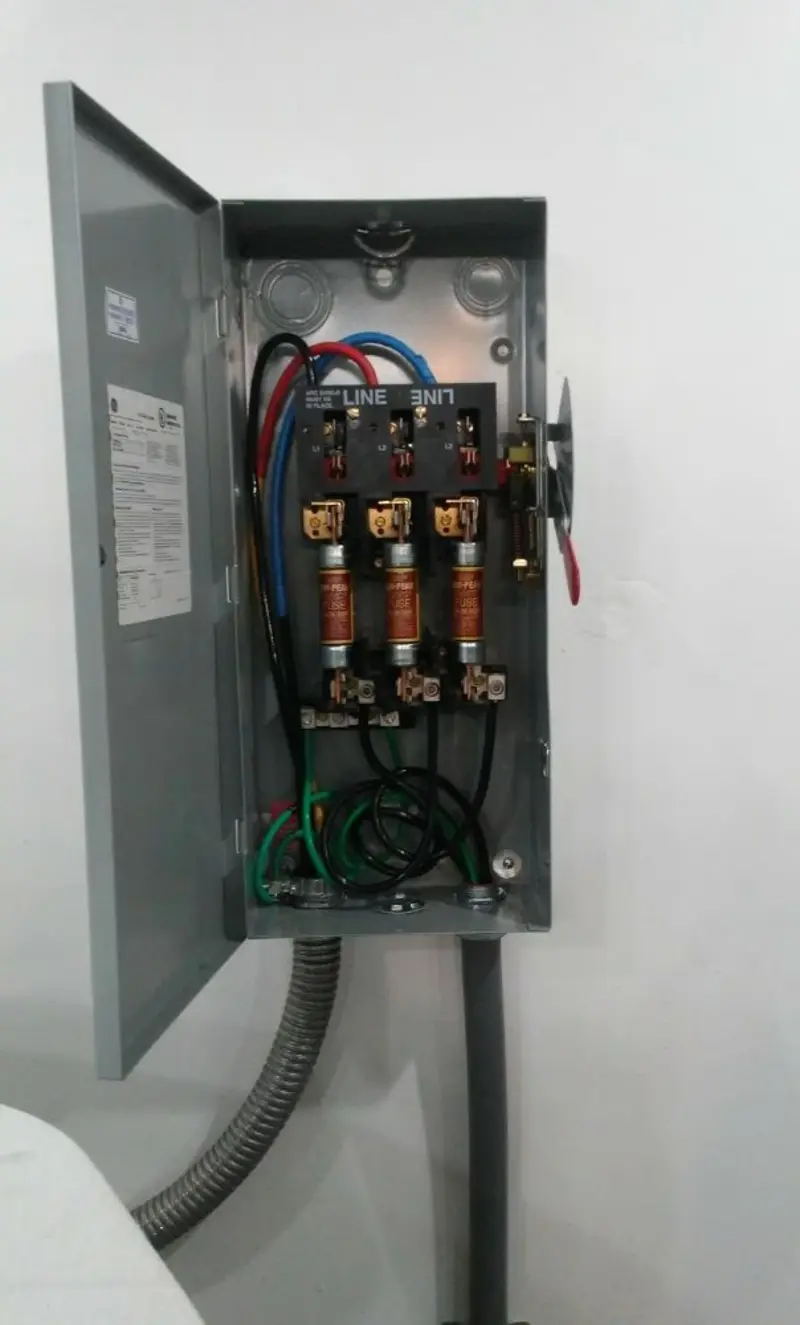 Three-phase disconnect switch installed for Electrical Wiring & Rewiring in Waseca